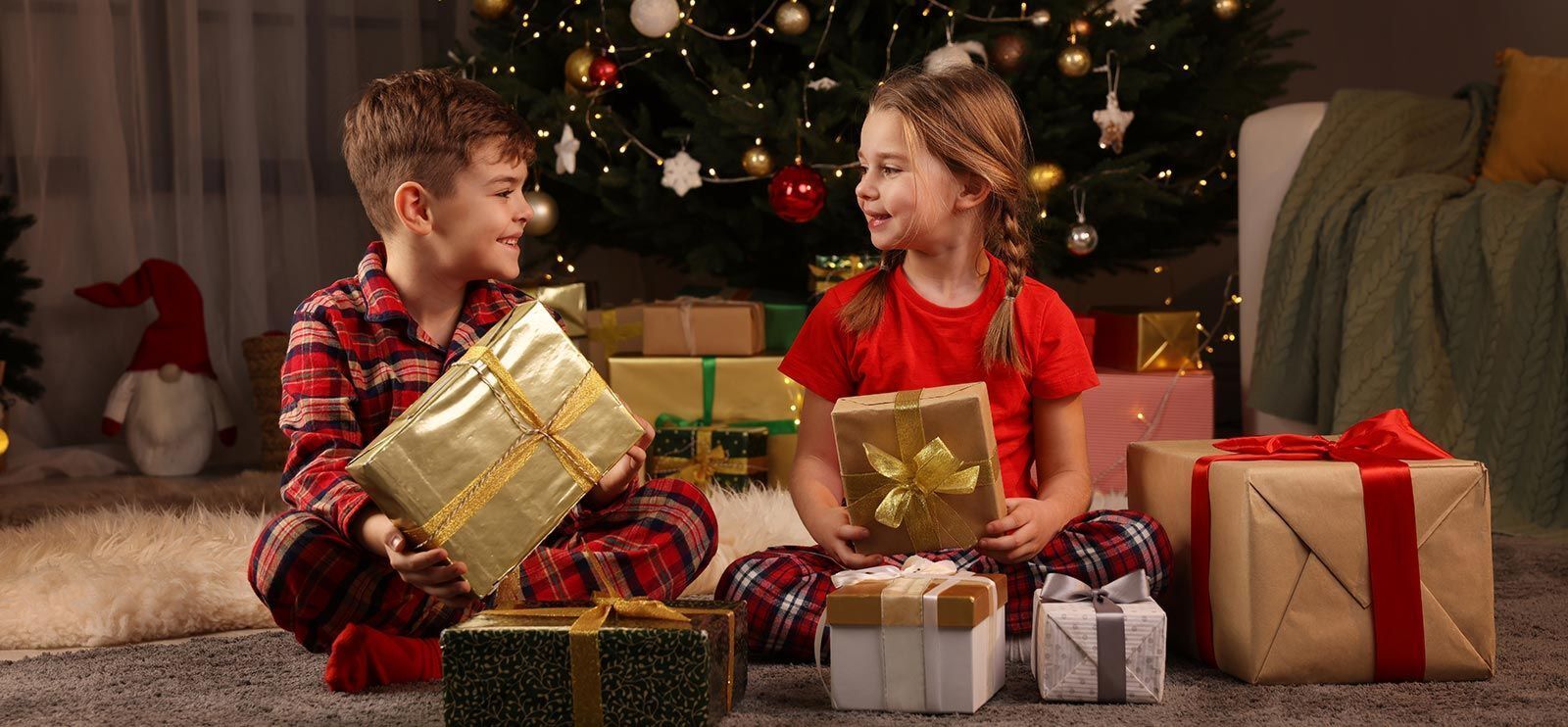 Barn elsker gaver, store som små. Foto: Seventyfour