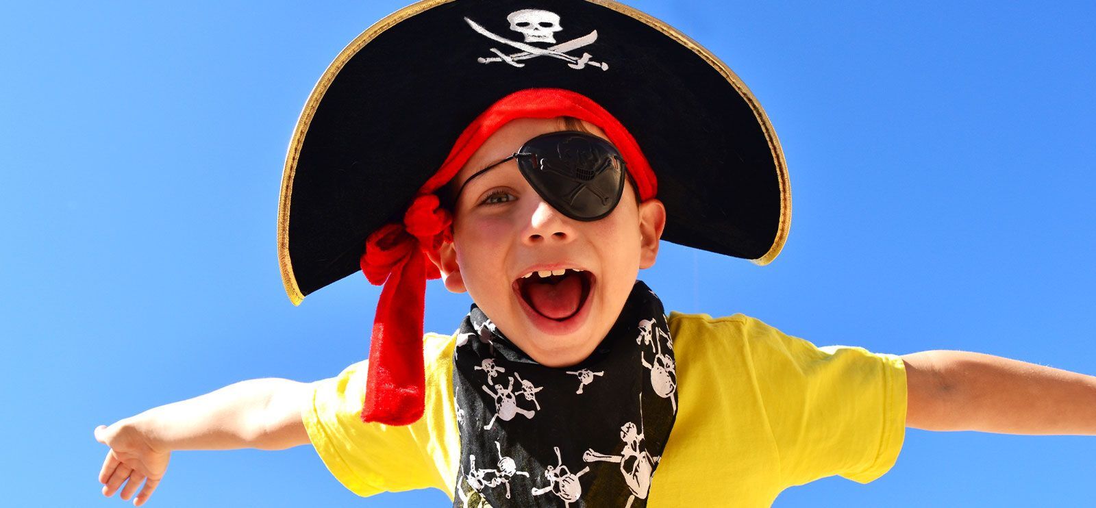 Mange barn elsker å kle seg ut som sjørøver når det er karneval i barnehagen og på skolen.
