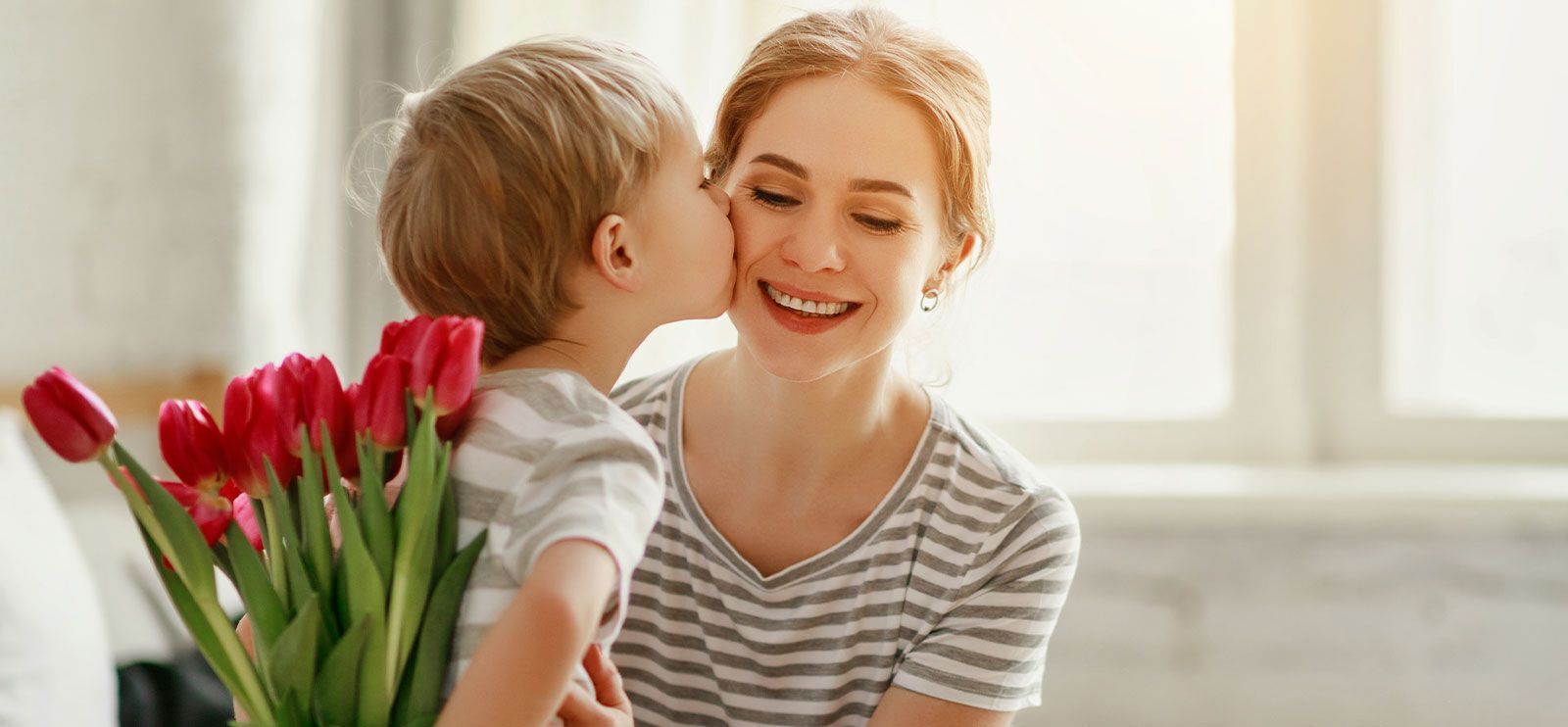 Gi mamma en ekstra oppmerksomhet på morsdagen. Foto: JenkoAtaman