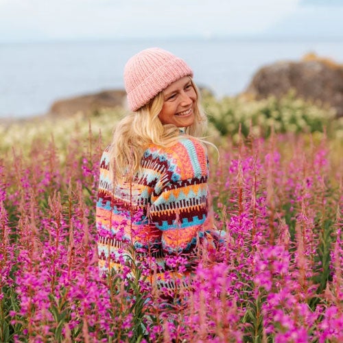 Fargerik turstrikk Fargerik turstrikk med @unececilie - varme turgensere og kreativ småstrikk av Une Cecilie Oksvold