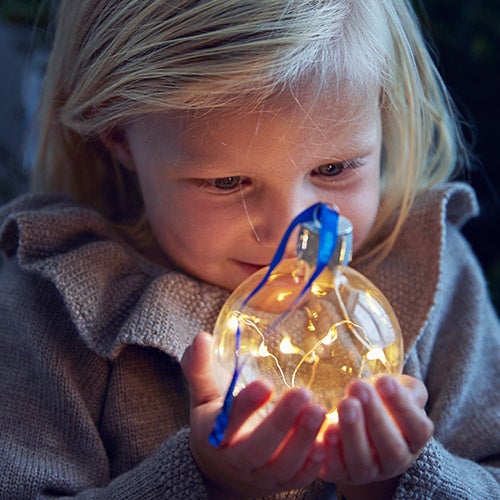 Den magiske julekula Den magiske julekula fra Snøfall